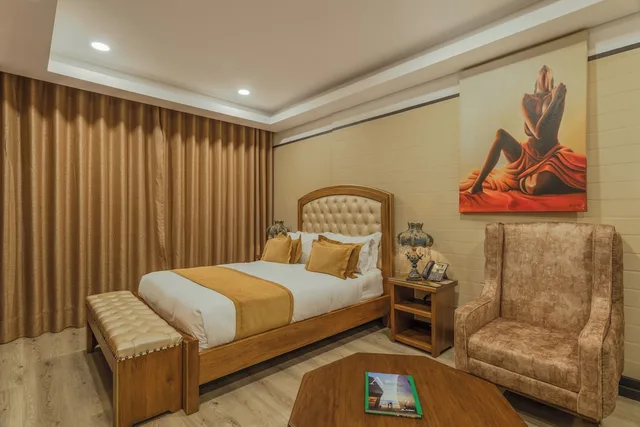 Executive, Queen Bed, Hotel Du Parc 5/10
