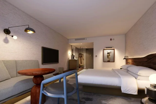 Room, King Bed, with Pool, Patio، The Limited Hotel Charleston 5/10