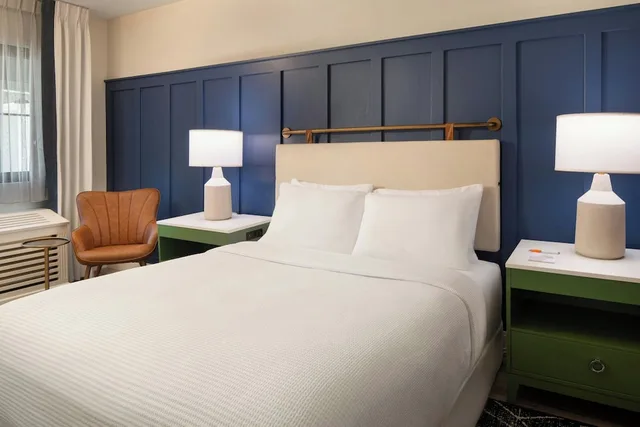 Room, Queen Bed, Accessible, Tiller House, Laguna Hills, A Tribute Portfolio Hotel 3/3