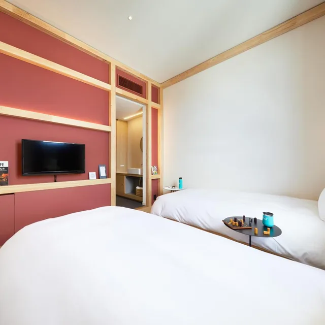 Room, Twin Beds, Private Bathroom, Hoshino Resort BEB5 Karuizawa 2/4