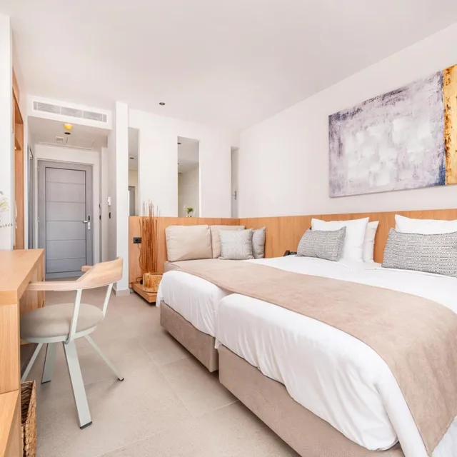 Double Room Premium Swim Up Laguna، Paralos Kyma Dunes - Adults Only 1/6