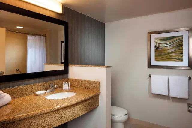 غرفة بسريرين كوين لذوي الإعاقة، Courtyard by Marriott Jackson 4/4
