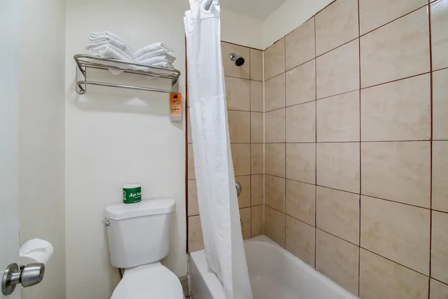 جناح استوديو بسريرين مزدوجين مع أريكة بمطبخ، Howard Johnson Suites by Wyndham San Diego Chula Vista/BayFt 5/6