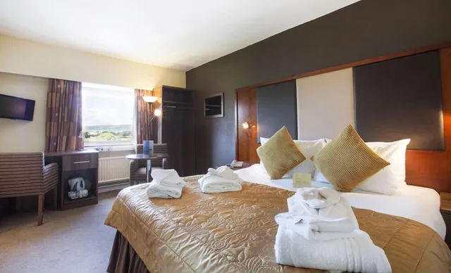 غرفة كبيرة بسرير كينج، Normandy Hotel 2/9