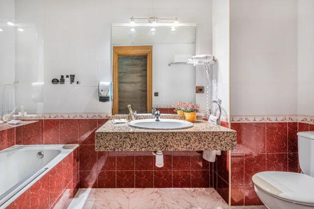 غرفة قياسية بسرير مزدوج، Cal Ruiz Hotel 8/10