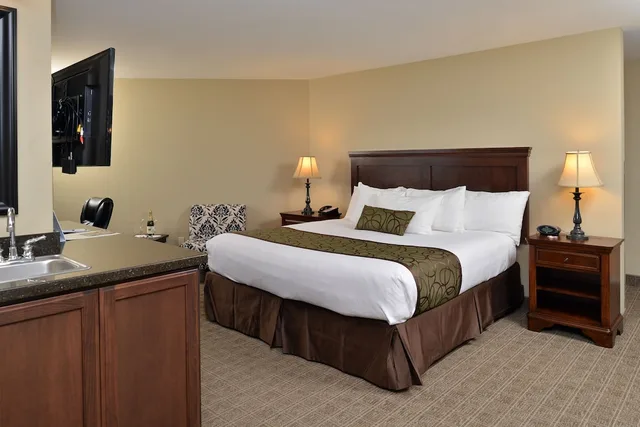 جناح بسرير كينج بحوض جاكوزي، Best Western Plus Kennewick Inn 3/6