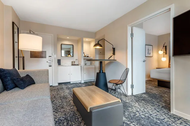 جناح بسرير مزدوج، Sheraton Suites Old Town Alexandria 6/6
