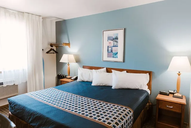 غرفة بسرير كينج، Travelodge by Wyndham Worland 3/7