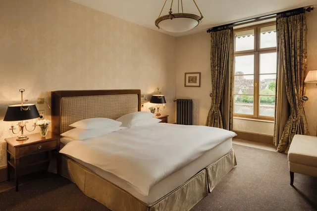 River, Suite, King and Twin Beds, Balcony، GRAND HOTEL LES TROIS ROIS 1/2