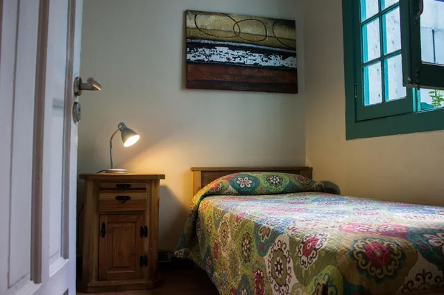 غرفة مفردة صغيرة بحمام مشترك، Forestal Hostal 3/9