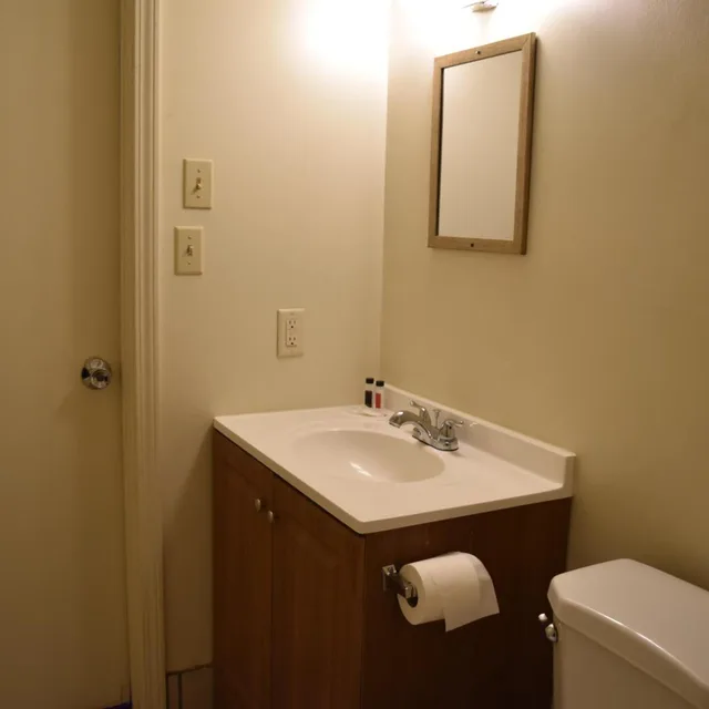 غرفة قياسية بسريرين منفصلين، Plymouth Motor Lodge 1/2
