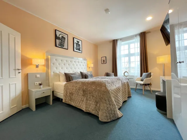 Room, Double Bed, River View, Large, Rhein Hotel St.Martin 6/10