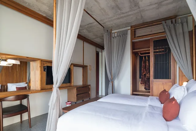 غرفة ديلوكس بسرير كينج بشرفة، Hotel Gahn - SHA Plus 2/5