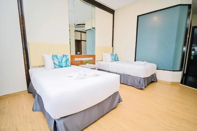 غرفة ديلوكس بسريرين منفصلين بإطلالة على المدينة، Kingston Hotel 5 @ Chow Kit 4/5