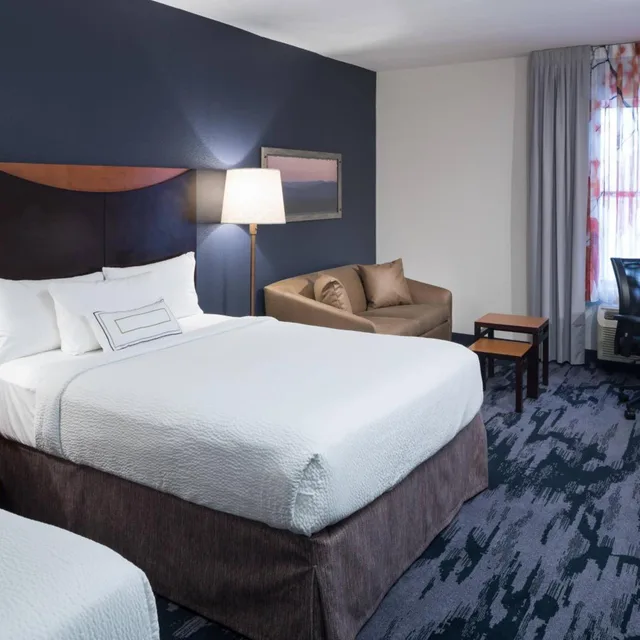 غرفة بسرير كوين مع أريكة، Fairfield Inn And Suites Orlando At Seaworld 1/8