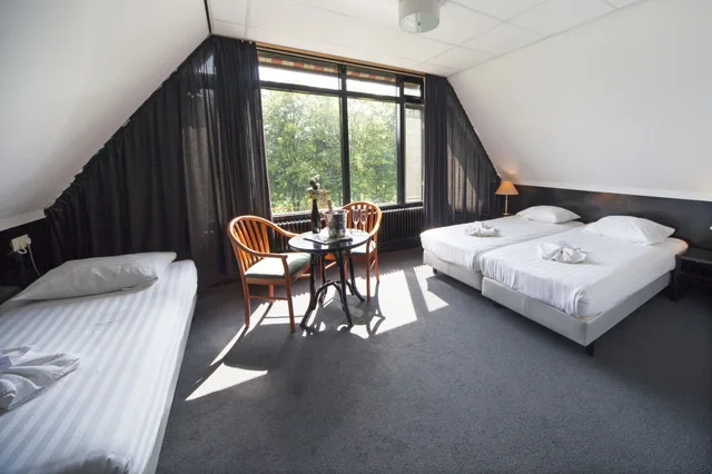 غرفة ثلاثية بسريرين منفصلين، Fletcher Hotel-Landgoed Huis Te Eerbeek 1/6