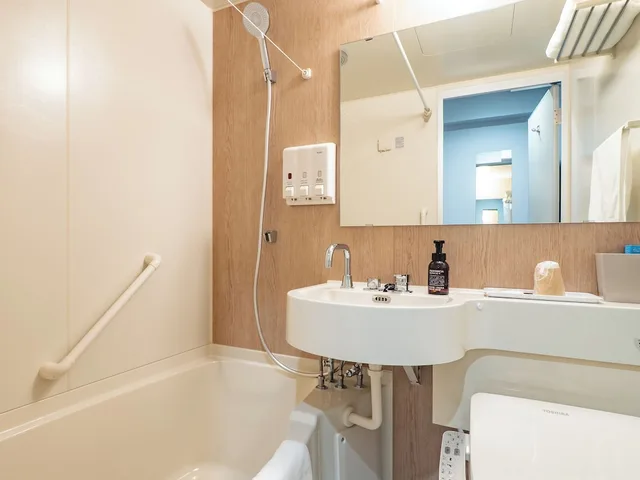 Standard, Queen Bed, Toyoko Inn Sendai Higashi Guchi No 1 7/8