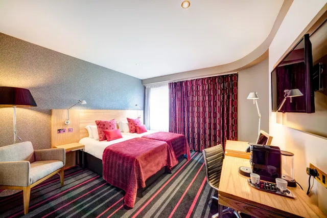City, Twin Beds, Apex City 12/15