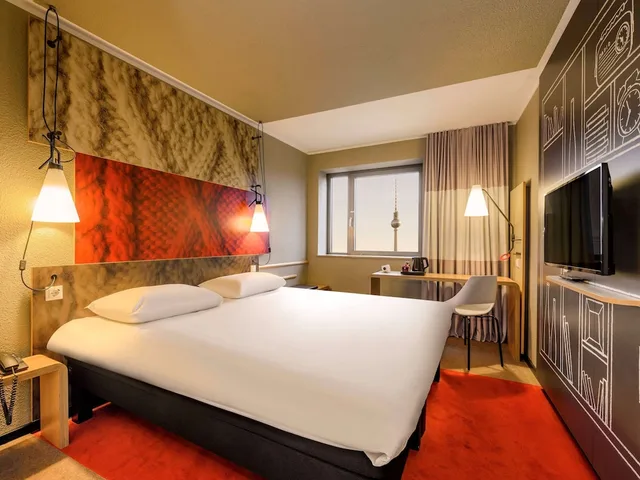 غرفة عائلية بسرير مزدوج مع أريكة، IBIS BERLIN MITTE HOTEL 3/7