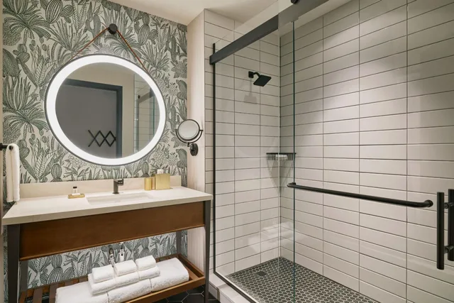 غرفة بسرير كوين في طابق مرتفع، The Leo Kent Hotel, Tucson, a Tribute Portfolio Hotel 4/6