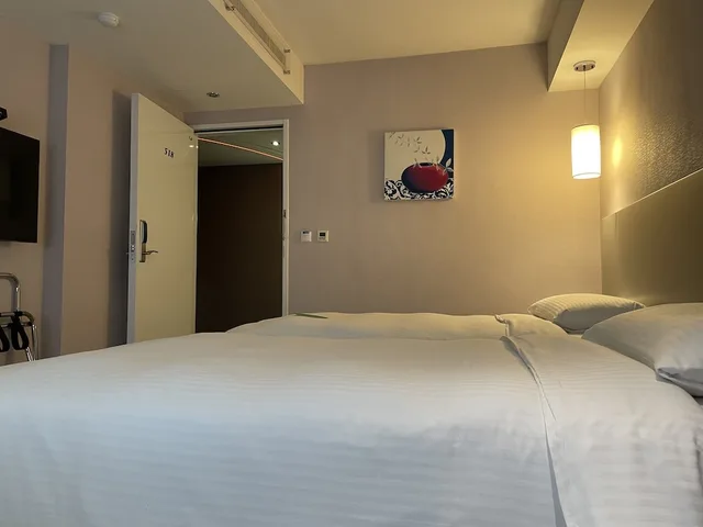 غرفة بزنس بسريرين منفصلين، Forward Hotel Taipei 2/4