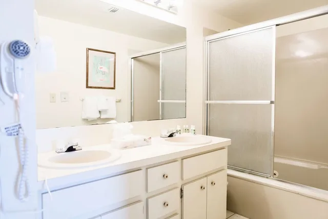 غرفة قياسية بسريرين مزدوجين، Marina Del Mar resort and Marina 4/4