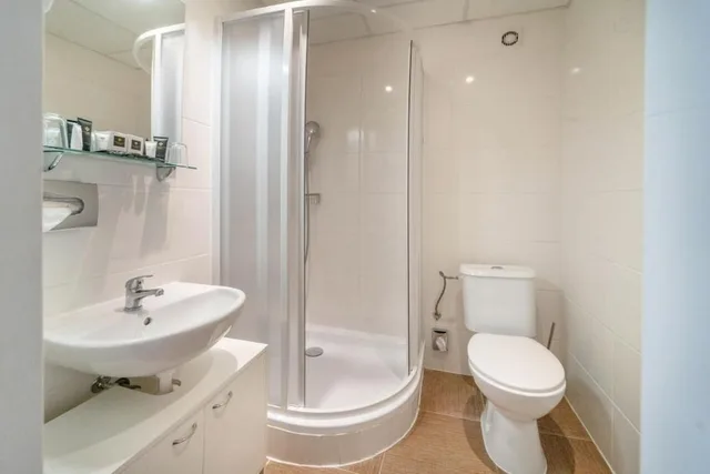 غرفة اقتصادية بسرير مزدوج، Hotel Merkur 10/10