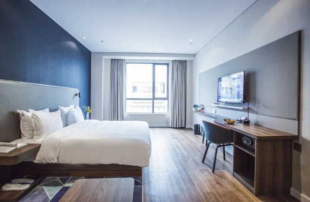 غرفة قياسية بسرير كوين بإطلالة على النهر، Holiday Inn Express Shanghai Pudong Chuansha 1/2