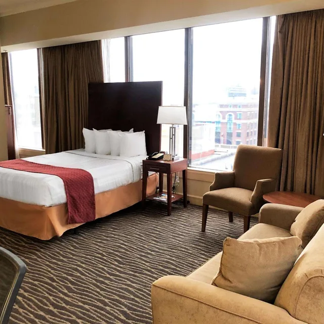 جناح استوديو بسرير كوين بإطلالة على المدينة مع أريكة، Blake Hotel New Orleans, BW Signature Collection 2/6
