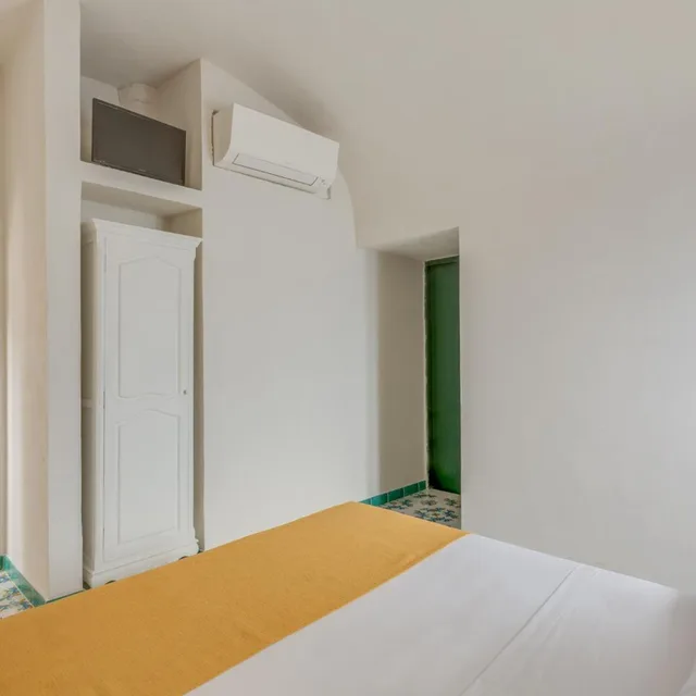 غرفة ثلاثية بإطلالة على البحر، Hotel Torre Dei Borboni 3/8