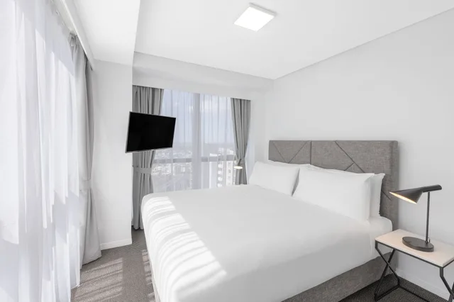 1 Bedroom, Suite, King Bed, Meriton Suites Adelaide Street 2/4