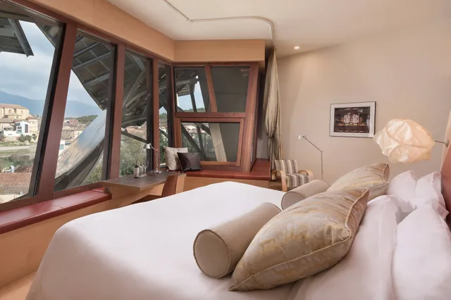 غرفة بريميوم بسرير كينج بإطلالة، Hotel Marques de Riscal A Luxury Collection Hotel Elciego 1/6
