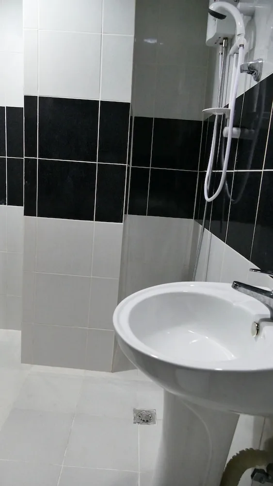 غرفة بريميوم بسرير كينج بإطلالة جزئية على البحر، Countess Pension House 5/5