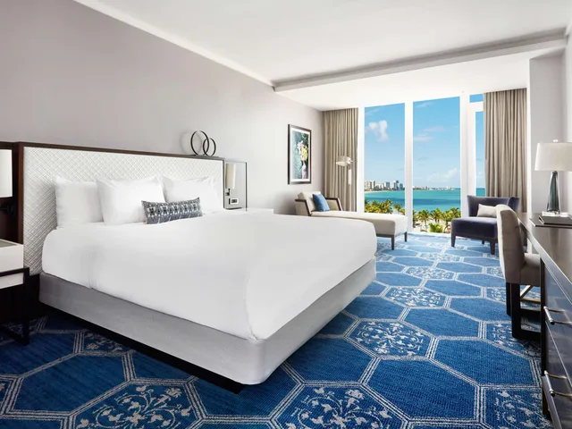 Deluxe, King Bed, Partial Ocean View, Grand Tower, Fairmont El San Juan Hotel 5/10