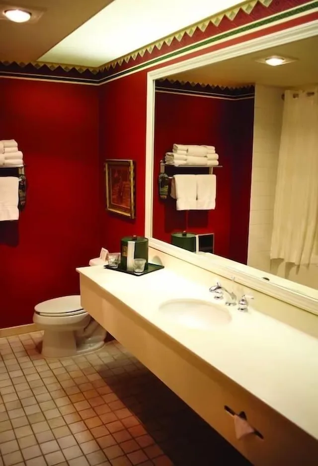 غرفة قياسية بسريرين كوين مع أريكة، Wildwood Lodge 8/8