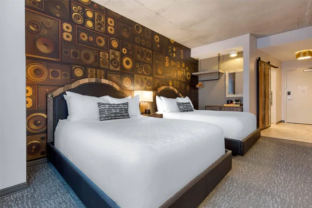 غرفة بسريرين كوين لذوي الإعاقة، Cambria Hotel Nashville Downtown 1/3