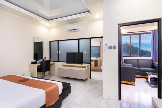 جناح جونيور، Grand Valonia Hotel 3/3