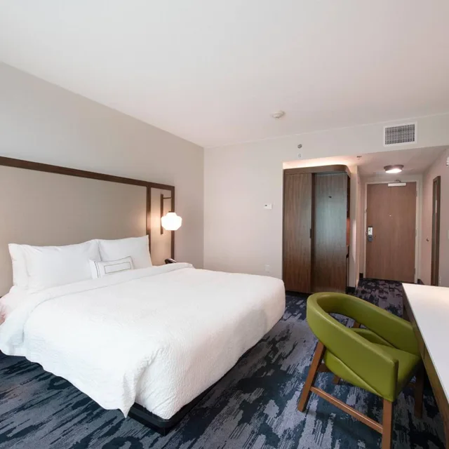 Guest Room, King Bed, Fairfield By Marriott Edmonton International Airport 2/14