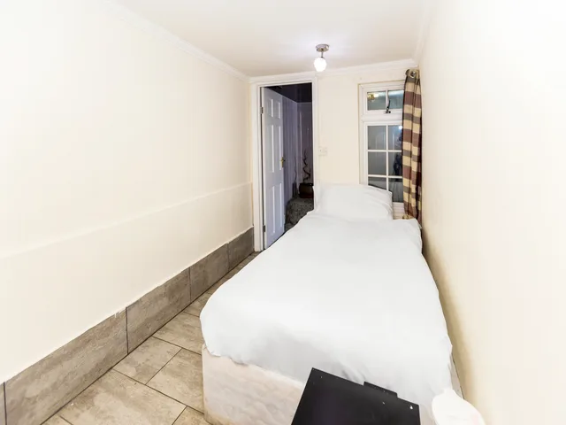 غرفة قياسية مفردة، OYO Old Oak Tree Inn 1/7