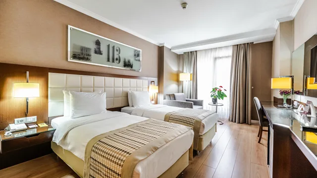 غرفة قياسية ثلاثية بسرير مزدوج، Kent Hotel 3/4
