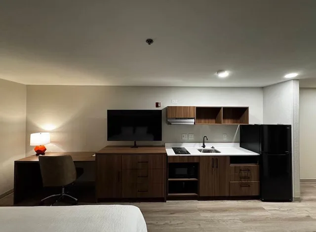 Upgrade, Efficiency, King Bed، Quality Inn Midland TX 1/3