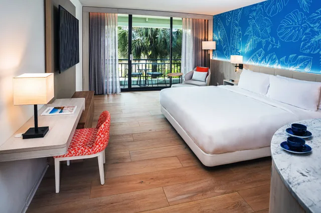 Room, King Bed, Partial View, Balcony، Curacao Marriott Beach Resort 4/10