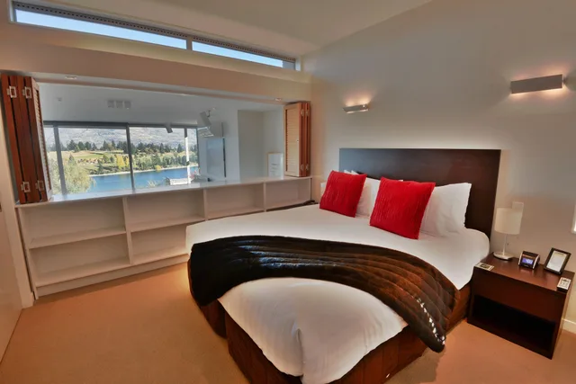 1 Bedroom, Apartment, King Bed, Lake View, Swiss-Belsuites Pounamu Queenstown 1/7