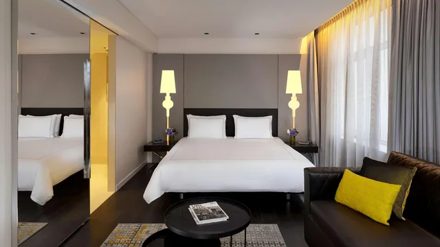 غرفة تنفيذية بسرير كينج مع أريكة، Park Plaza Victoria Amsterdam Hotel 2/3