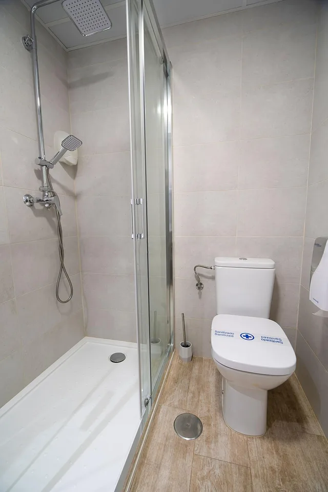 غرفة بسرير مزدوج أو سريرين منفصلين في طابق مرتفع، Hotel Romerito 7/9