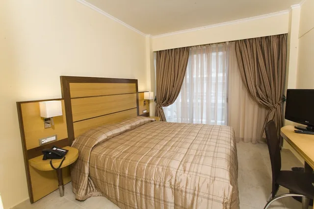 غرفة قياسية بسريرين منفصلين، Manousos City Hotel 4/7
