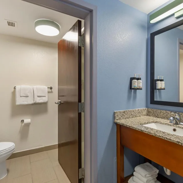 غرفة قياسية، Comfort Inn Warren - Detroit North 2/5