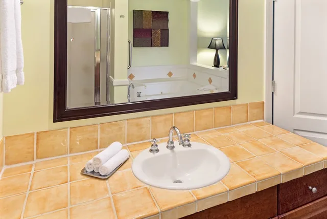 جناح بسريرين منفصلين وسريرين كينج بـ3 غرف نوم لذوي الإعاقة، Hilton Vacation Club Grand Beach Orlando 7/10