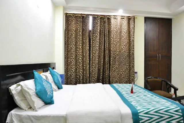 غرفة ديلوكس بسرير مزدوج أو سريرين منفصلين بغرفة نوم واحدة لذوي الإعاقة، HOTEL KUNDAN PALACE 1/1