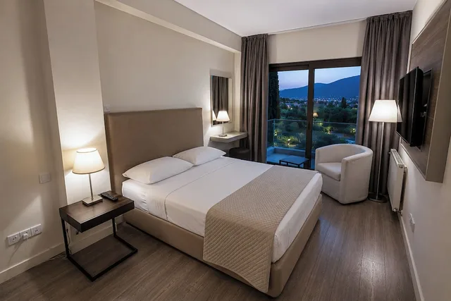 غرفة قياسية بسرير مزدوج بإطلالة على الفناء، Droushia Heights Hotel 4/7